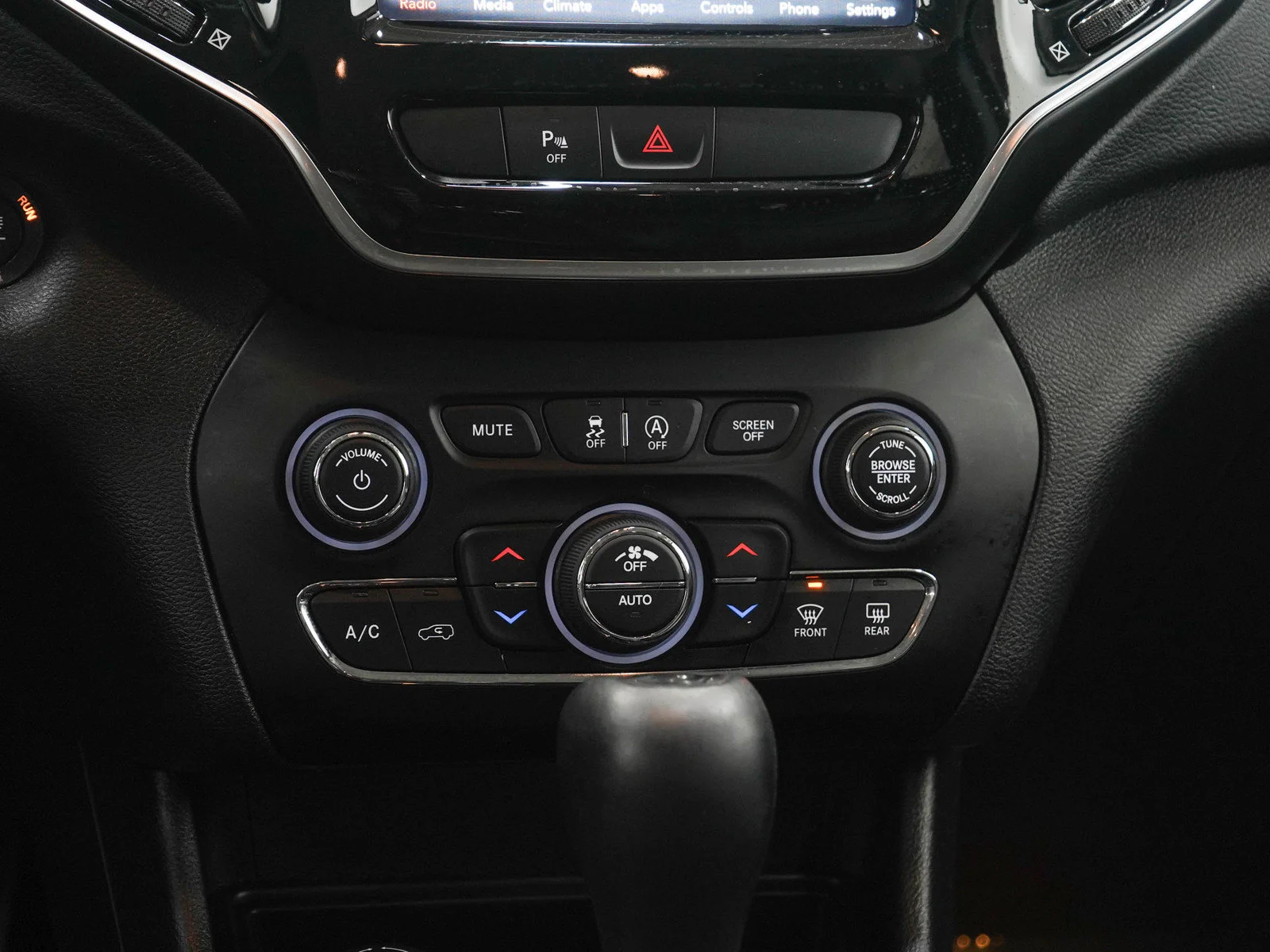 Used 2019 Bright White Clearcoat Jeep Limited image 18