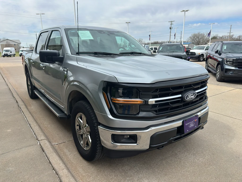 Used 2025 Iconic Silver Metallic Ford XLT image 2