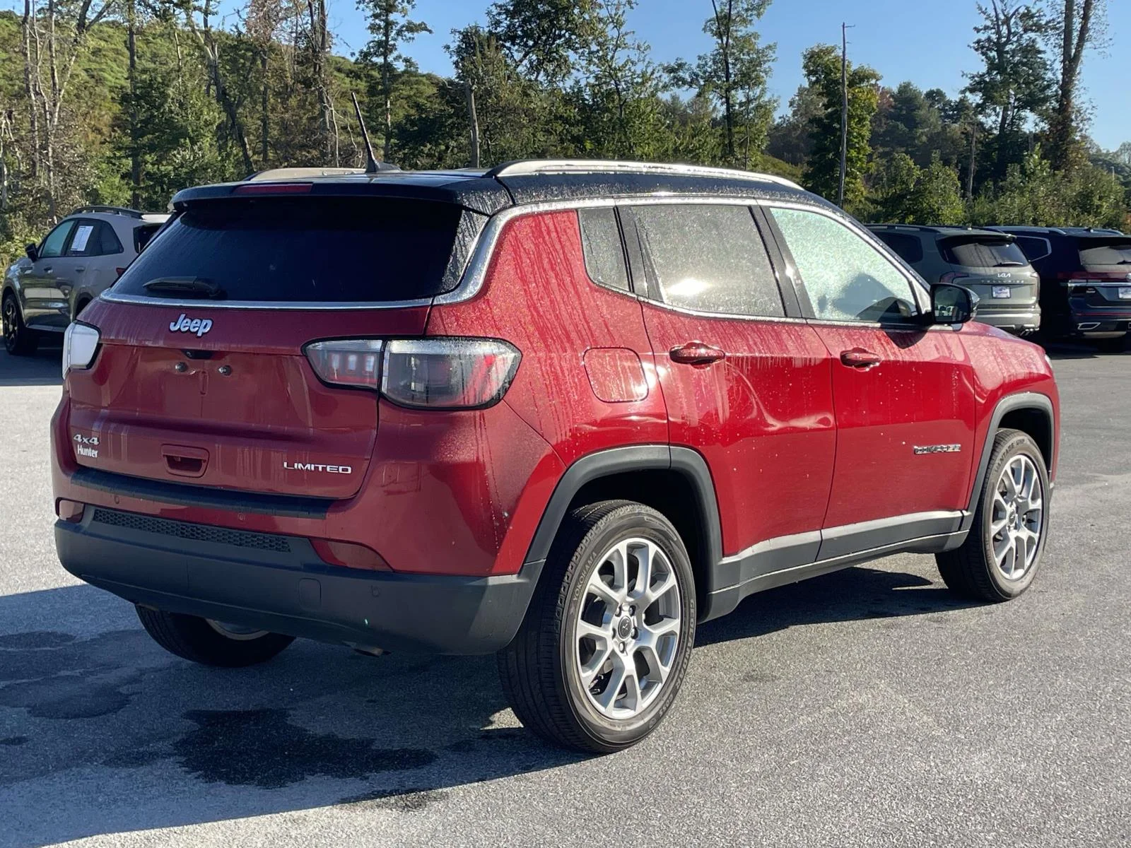 Used 2025 Red Hot Pearlcoat Jeep Limited image 28