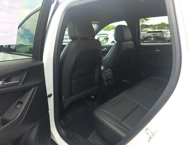 Used 2025 White Chevrolet LT image 25