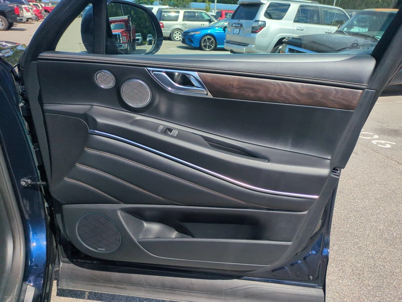 Used 2024 Capri Blue Genesis  image 38