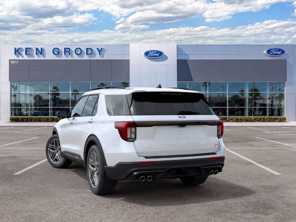 New 2027 Star White Metallic Tri-Coat Ford ST image 4