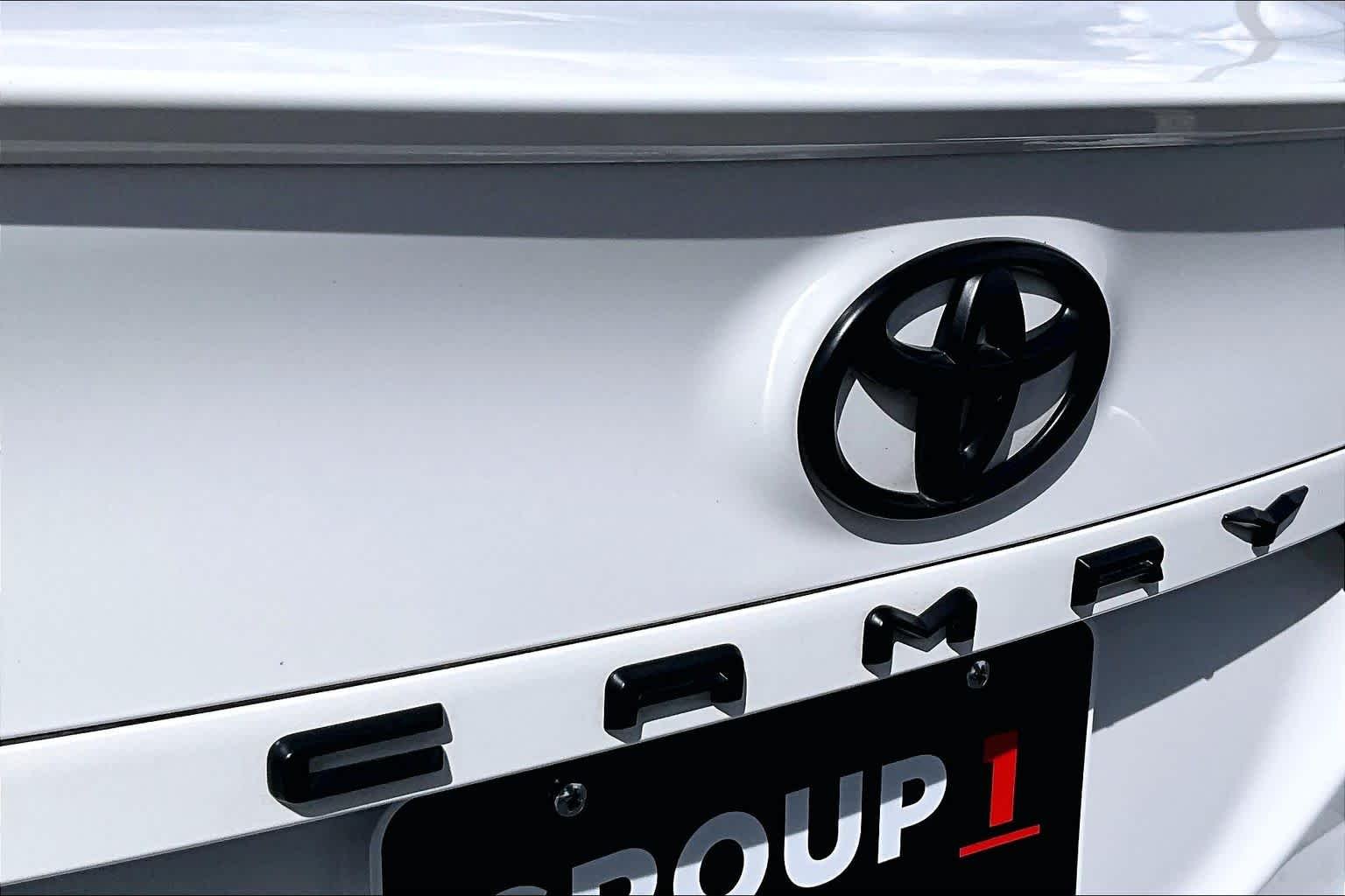 Used 2024 Ice Cap Toyota SE image 28