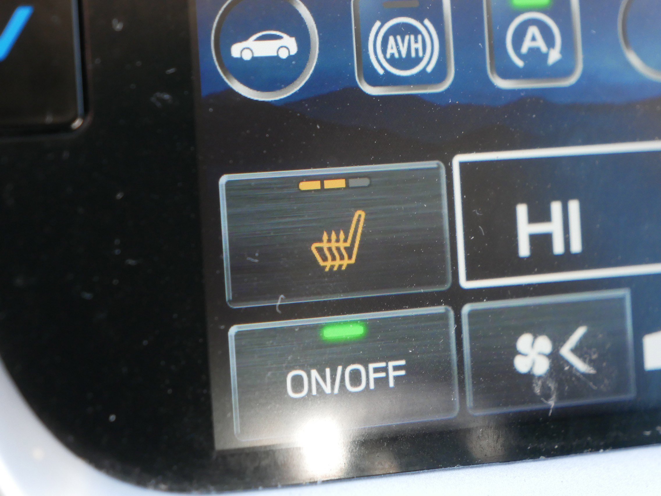 Used 2025 Autumn Green Metallic Subaru Premium image 28