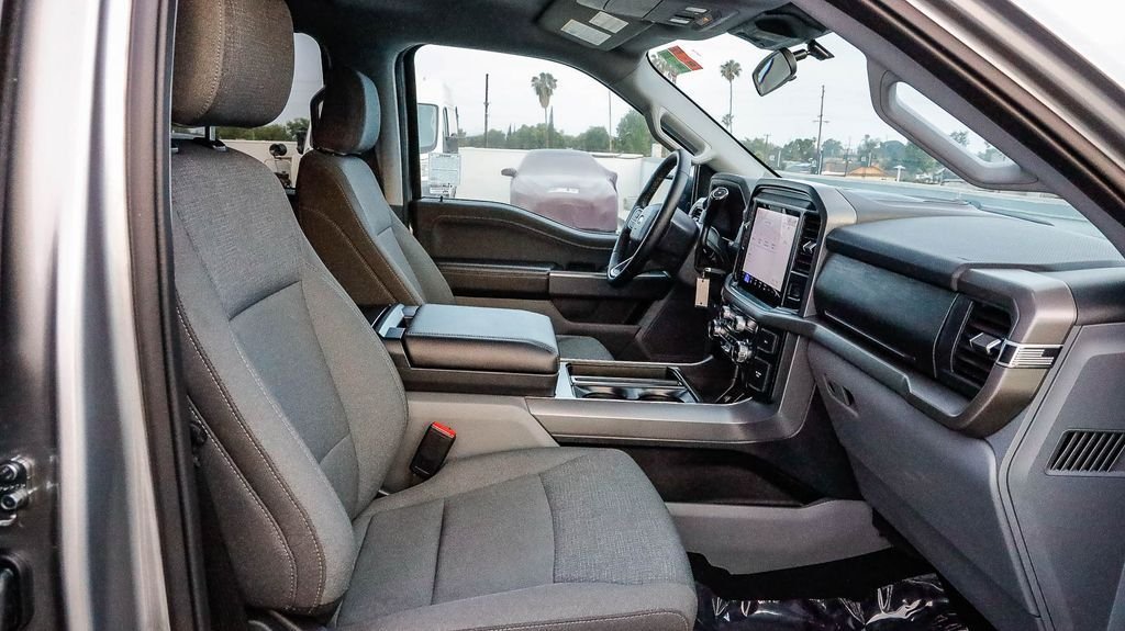 Used 2025 Silver Metallic Ford XLT image 20