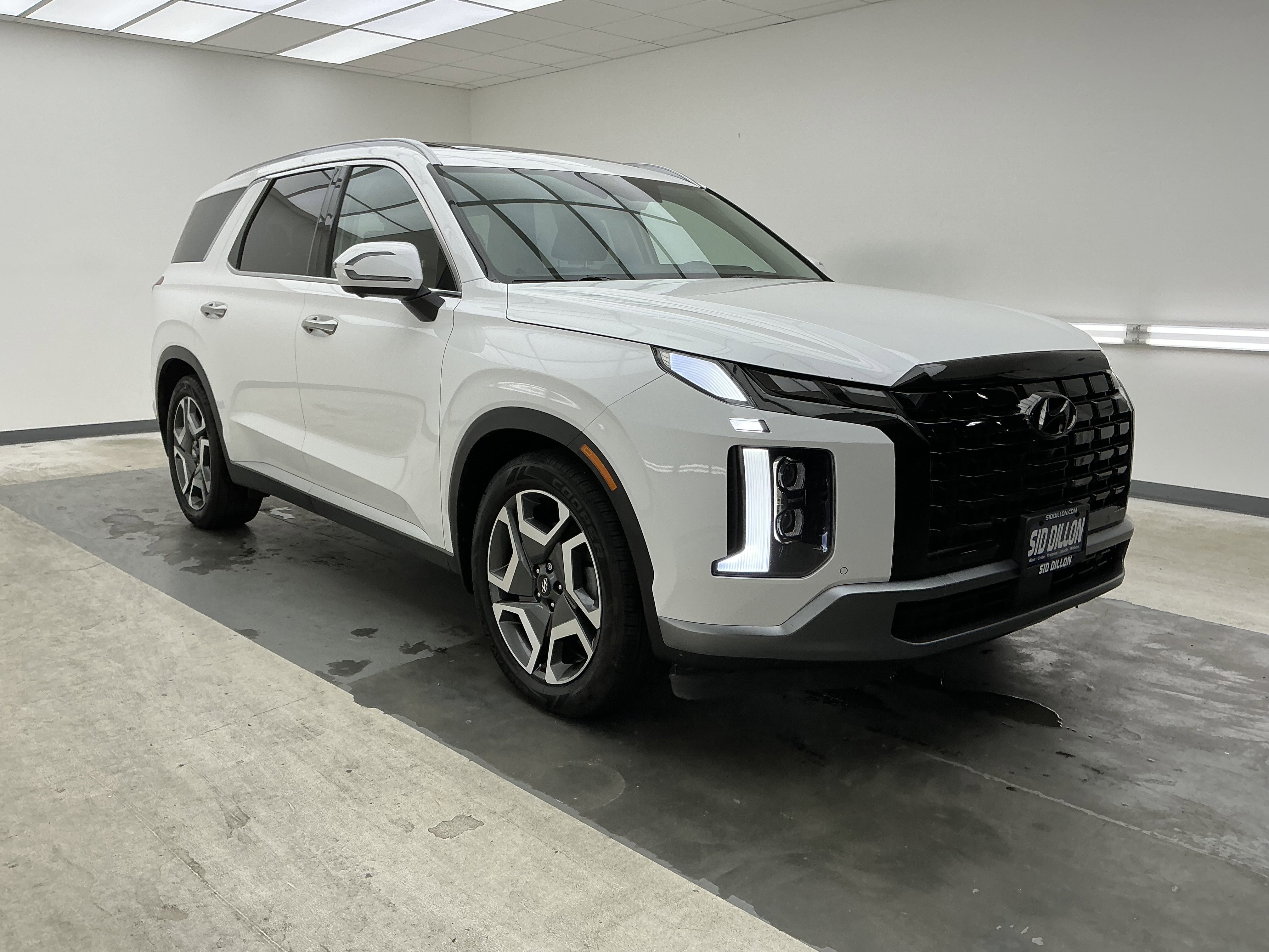 Used 2023 Hyper White Hyundai SEL image 3
