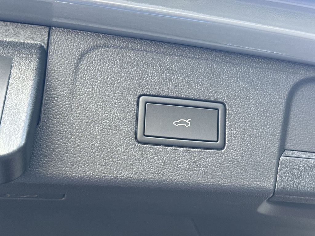 New 2026 Pure Gray Volkswagen 2.0T SE w/Technology image 26