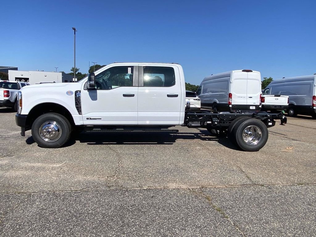 New 2026 Oxford White Ford F-350® XL image 5