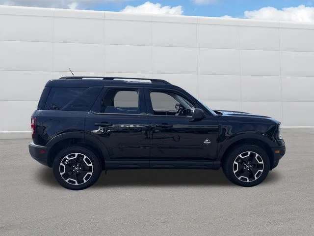 Used 2021 Black Ford Outer Banks image 8