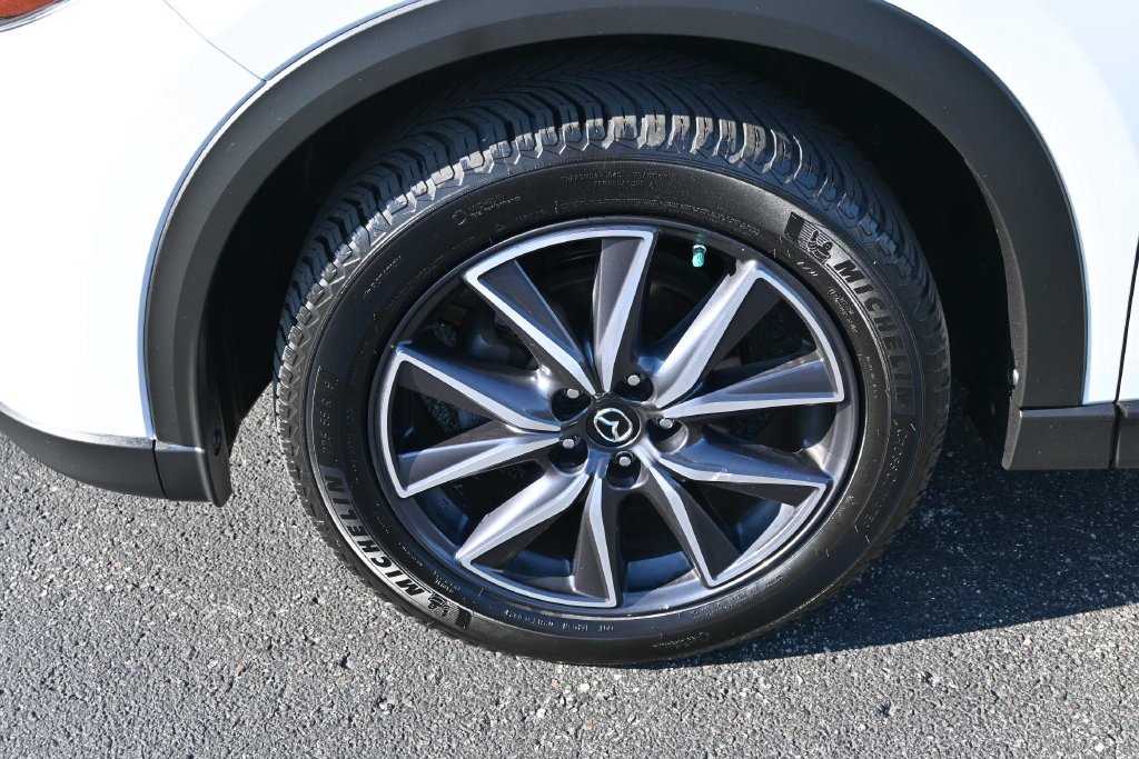 Used 2017 Snowflake White Pearl Metallic Mazda Grand Touring image 14