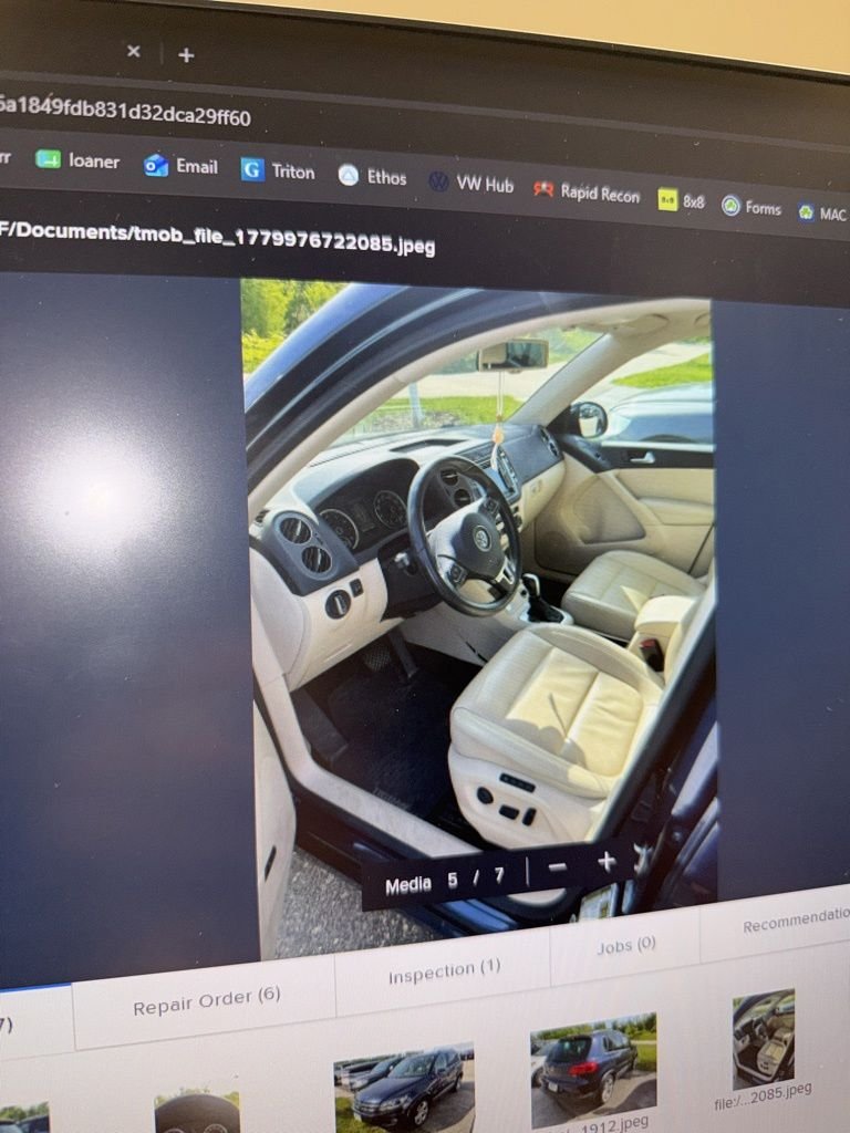 Used 2016 Blue Volkswagen SEL image 5