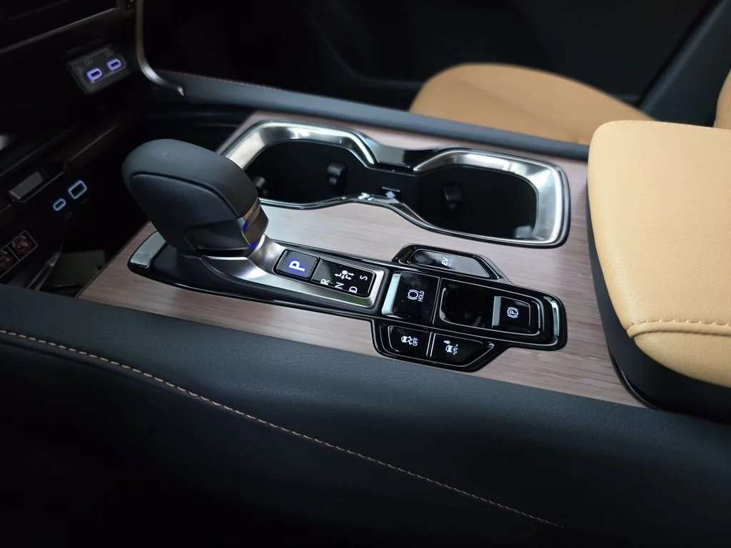 New 2026 Eminent White Pearl Lexus PREMIUM image 23