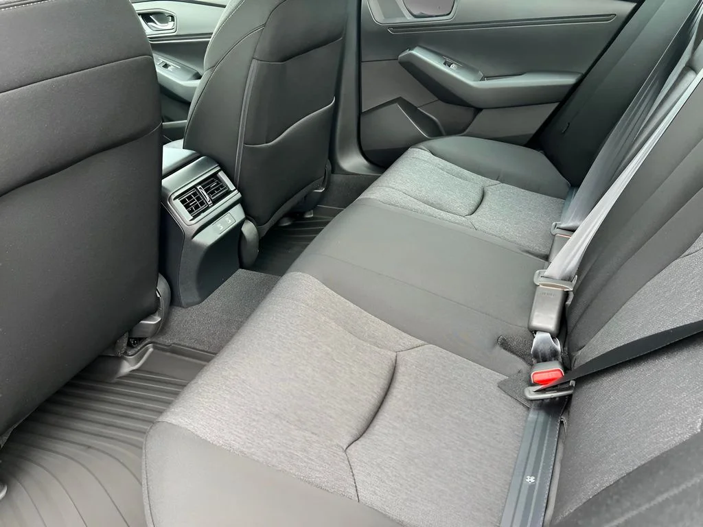 Used 2025 Blue Honda SE image 14