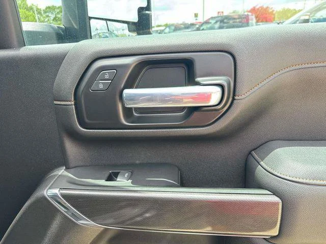 Used 2022 Black GMC AT4 image 20