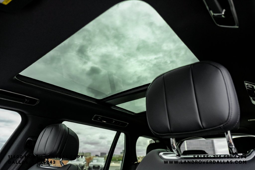 New 2027 Fuji White Land Rover SE image 20