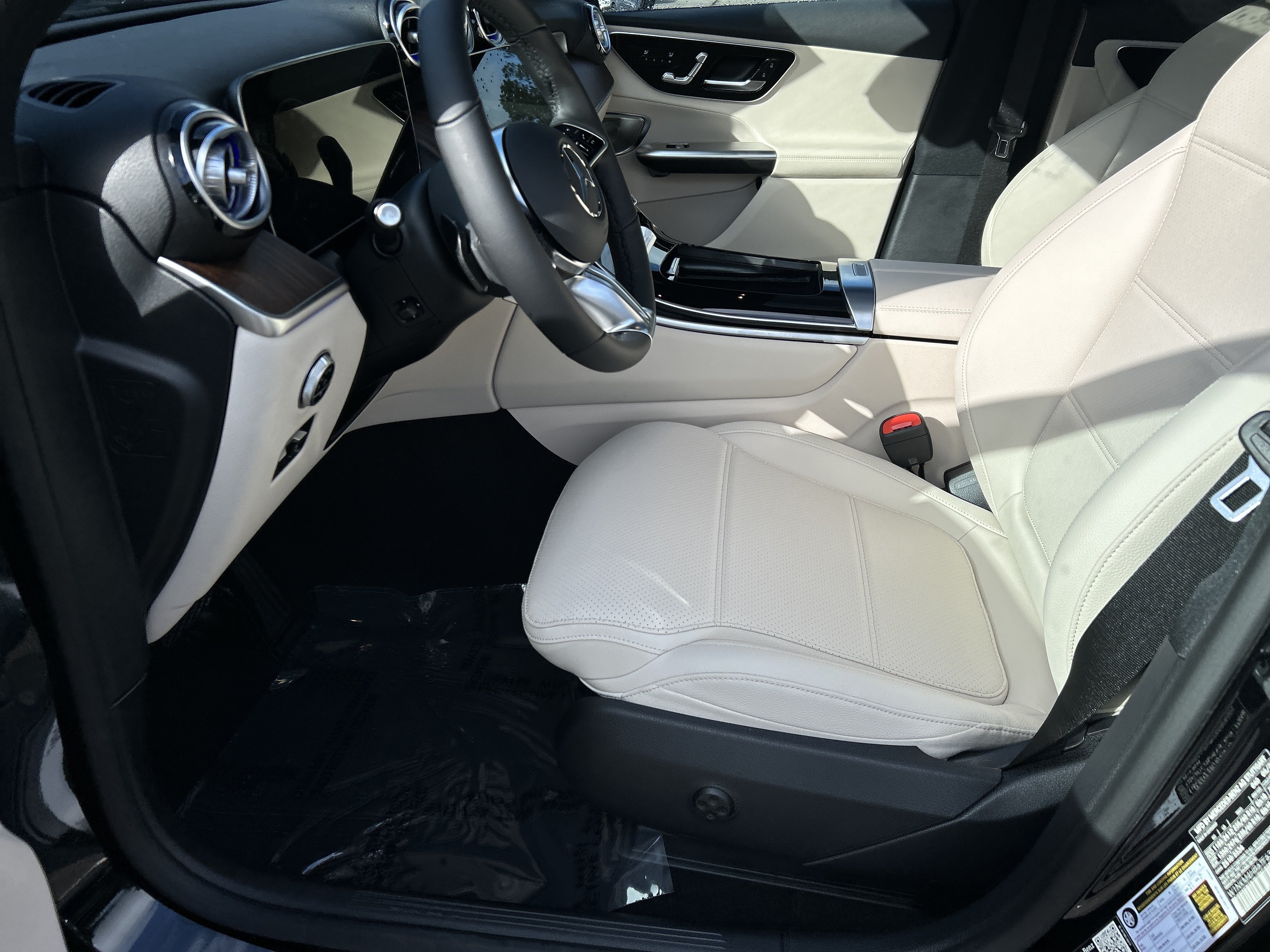 New 2026 Black Mercedes-Benz GLC 300 4MATIC® SUV image 22