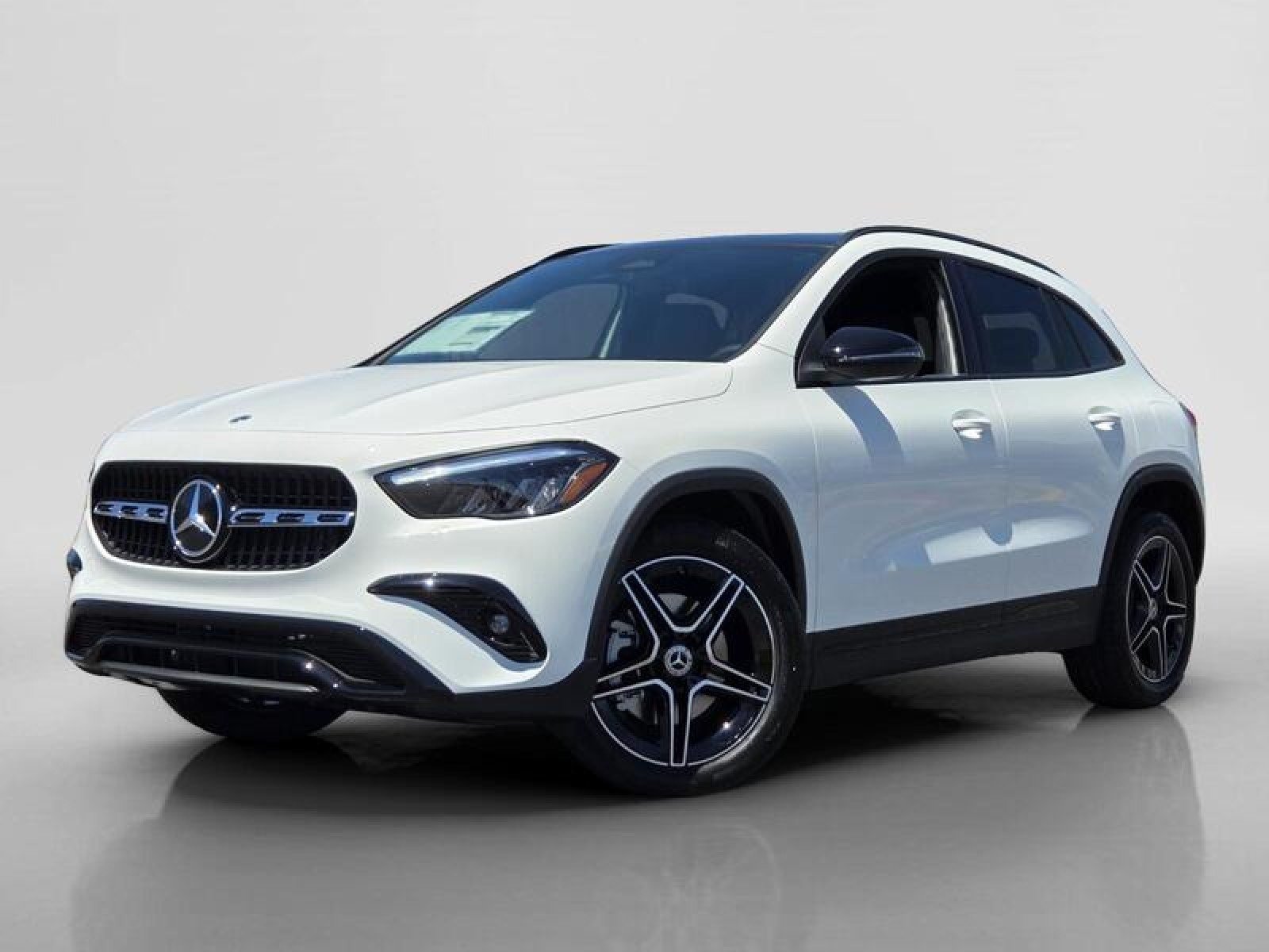 New 2026 Polar White Mercedes-Benz GLA 250 SUV image 1