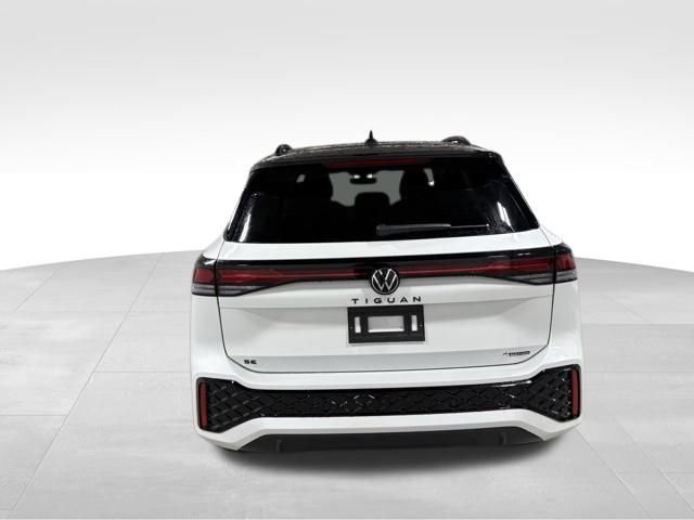 New 2026 White/off-white Volkswagen 2.0T SE R-Line Black image 4