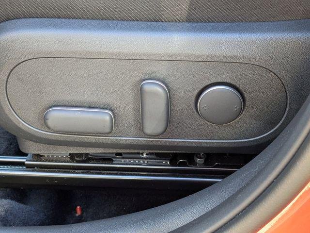 2025 Hyundai Kona SEL - Photo 19