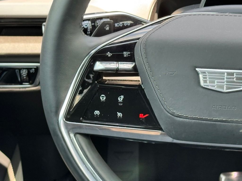 Used 2026 White Cadillac Platinum image 23