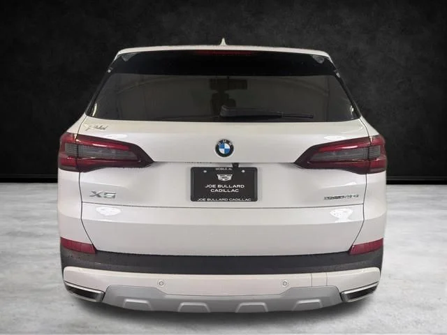 Used 2023 Mineral White Metallic BMW sDrive40i image 7