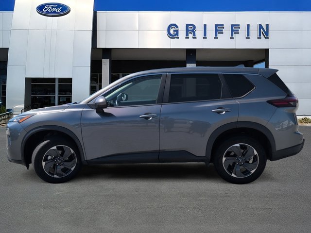 Used 2025 Gray Nissan SV image 10
