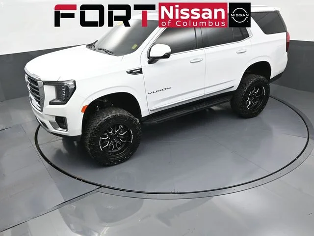 Used 2023 White GMC SLT image 44