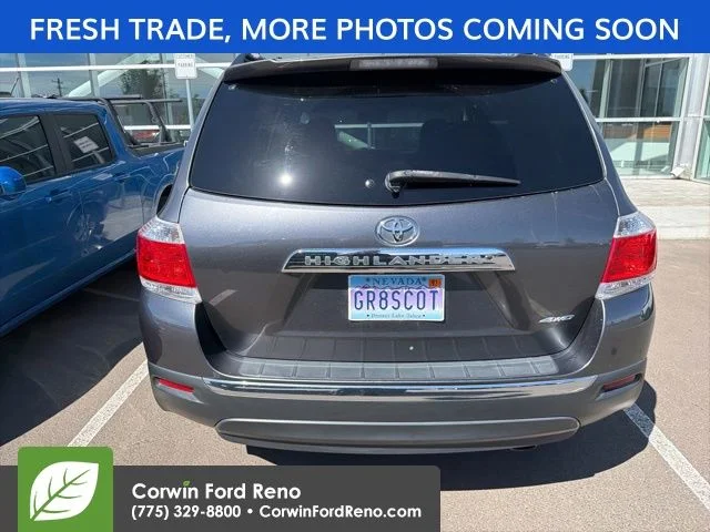 Used 2011 Gray Toyota Limited image 5