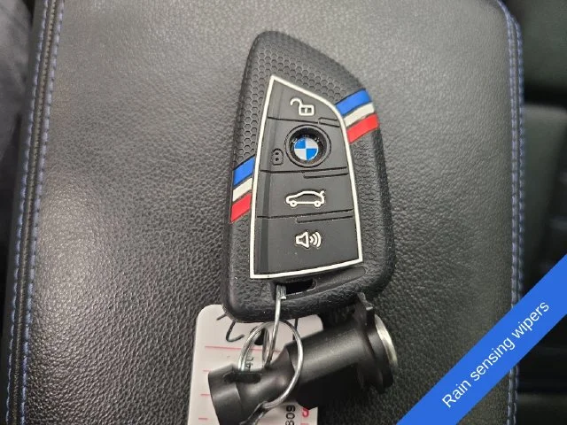 Used 2021 Portimao Blue Metallic BMW M440i xDrive image 25