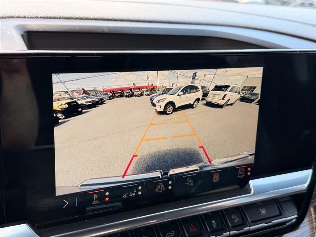 Used 2024 Gray GMC Elevation image 27
