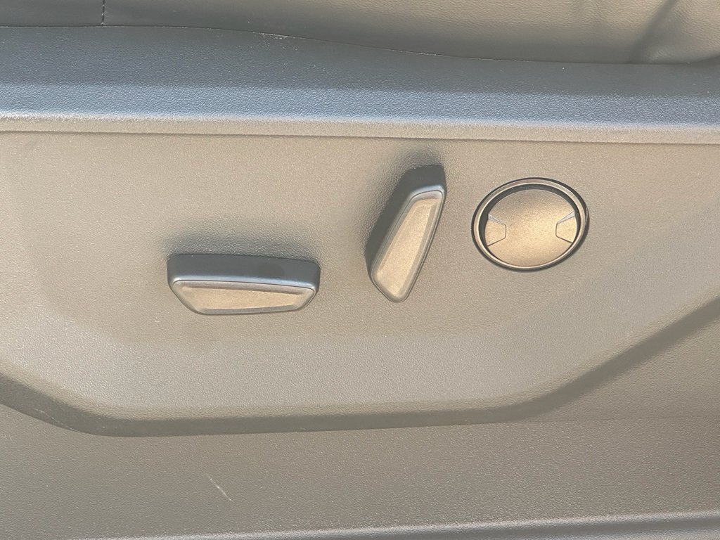 New 2026 Dark Matter Gray Metallic Ford MAX Platinum® image 28