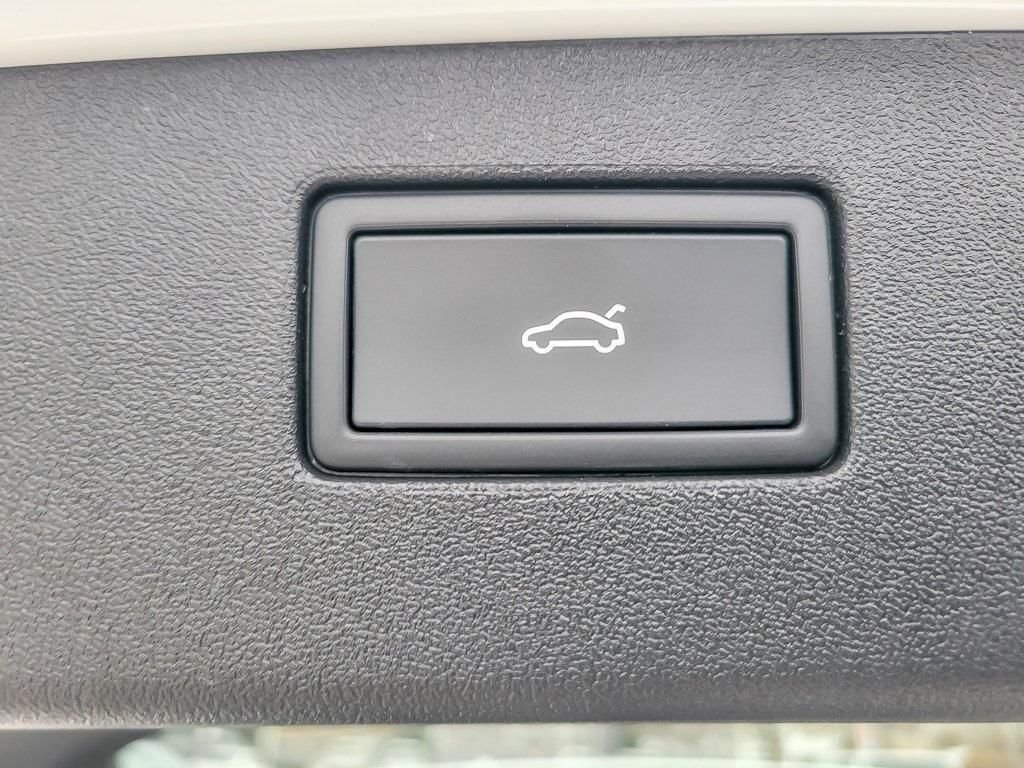 New 2026 Pure White Volkswagen 2.0T SE image 17