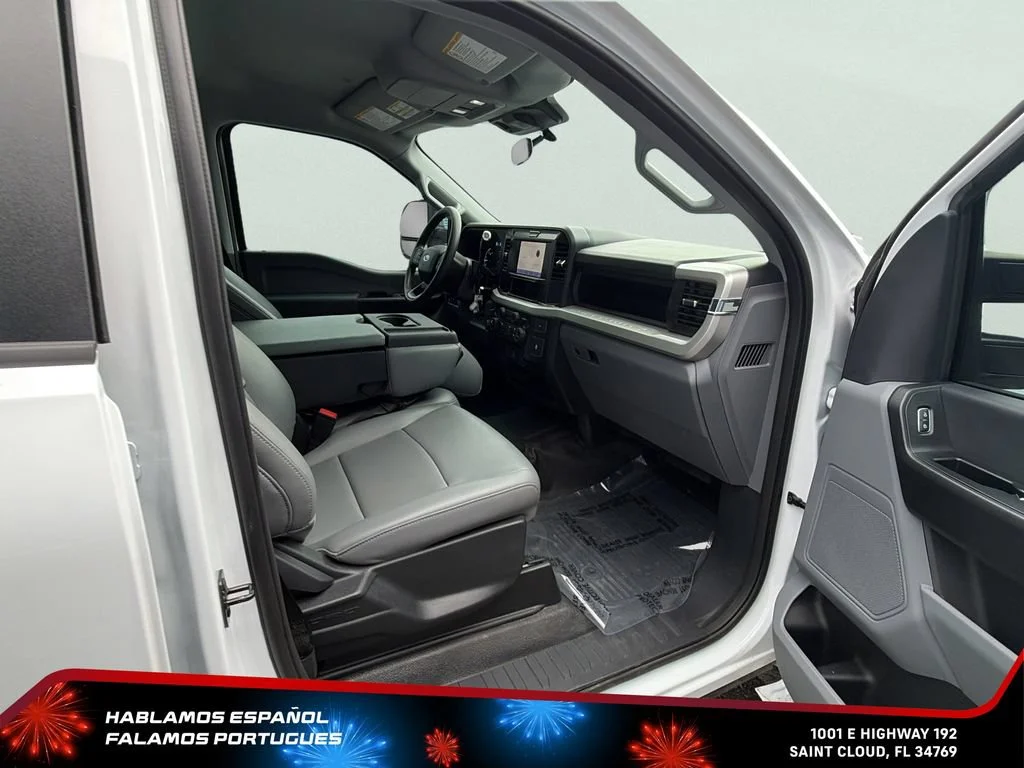 Used 2025 White Ford XL image 30