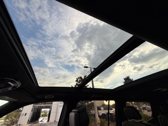 Used 2024 White Jeep Series III image 22