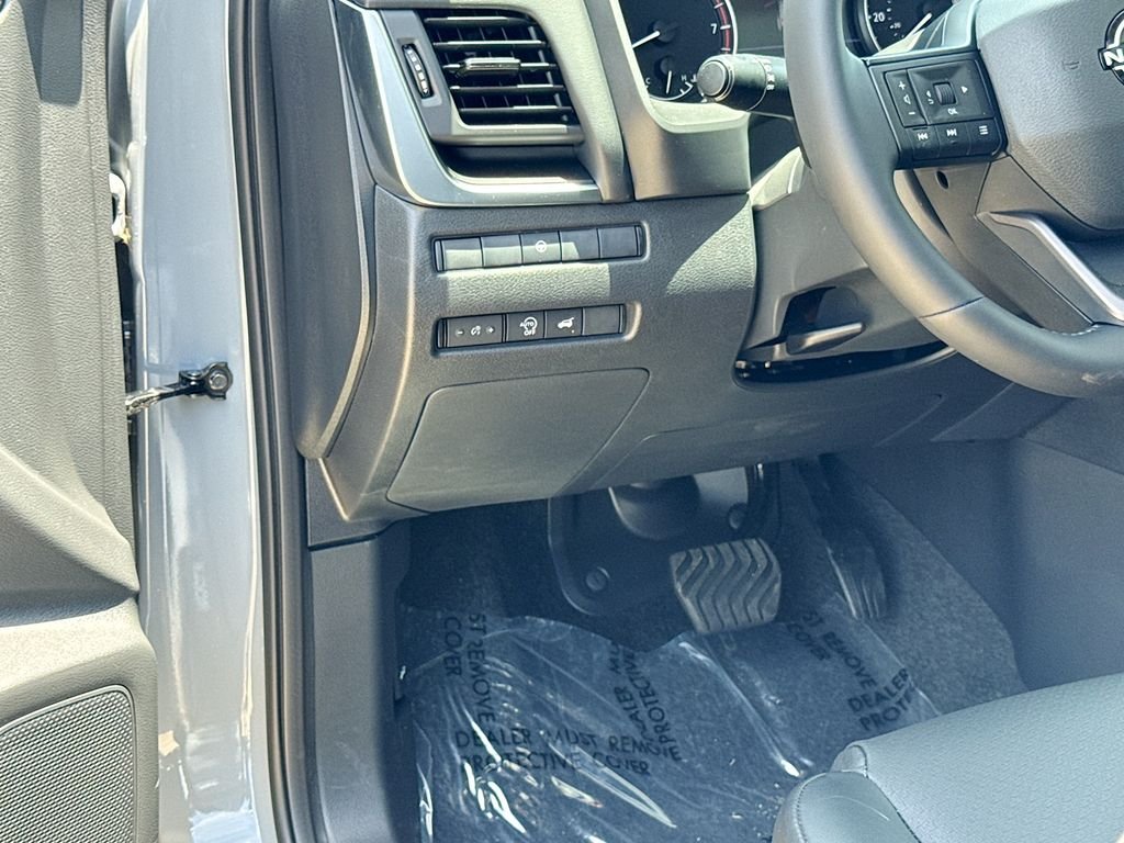 Used 2026 Gray Nissan Dark Armor image 17
