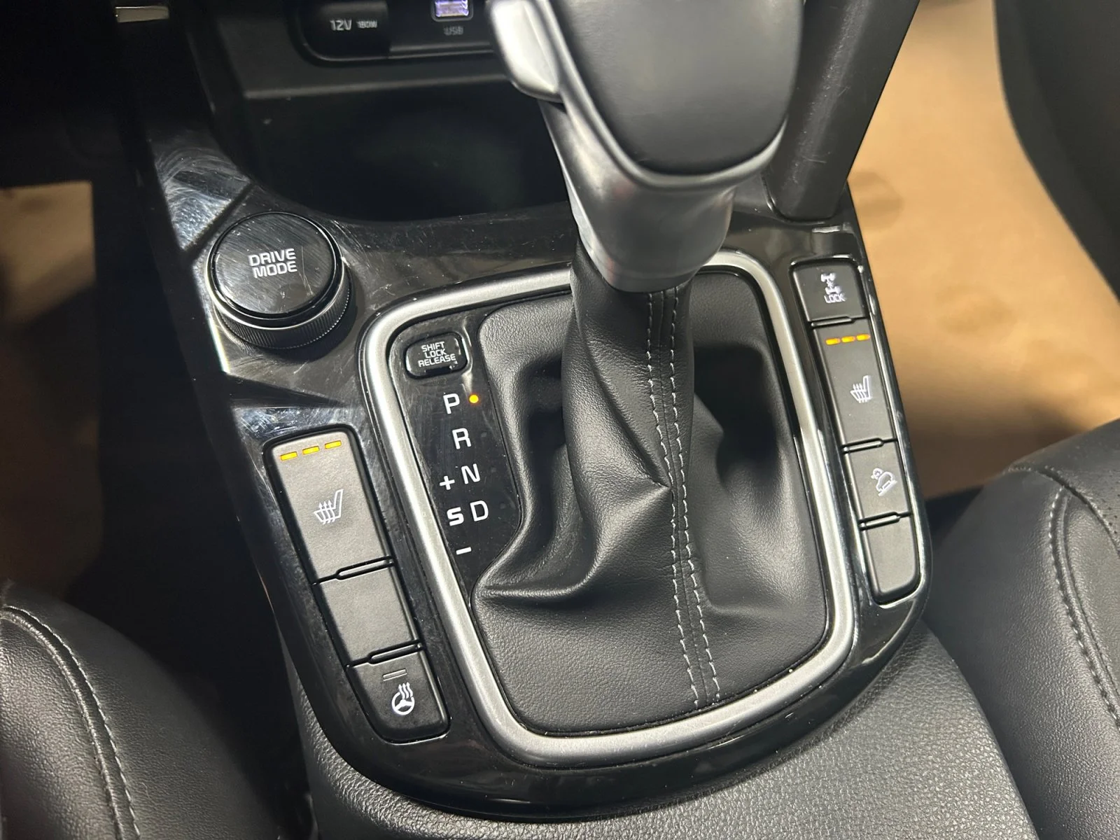 Used 2024 WHITE Kia EX AWD image 20