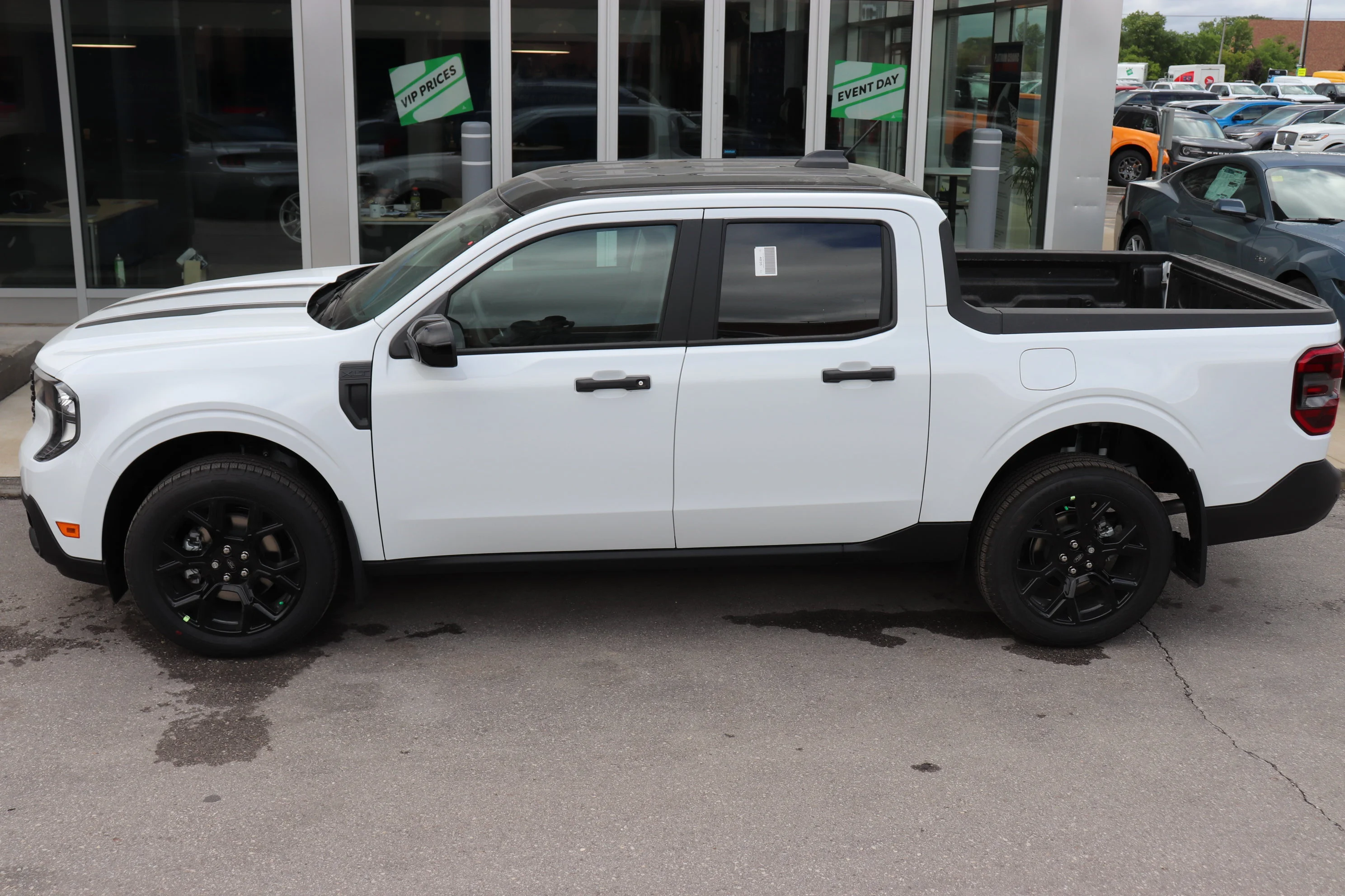 New 2026 OXFORD WHITE Ford XLT image 3
