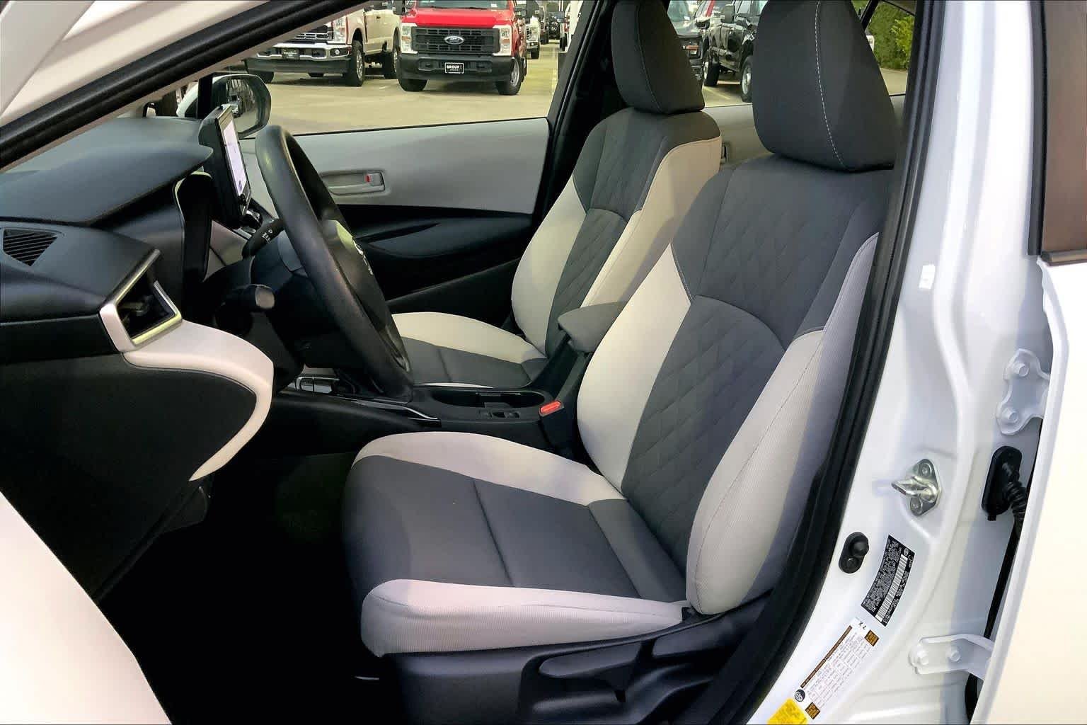 Used 2023 Ice Cap Toyota LE image 8