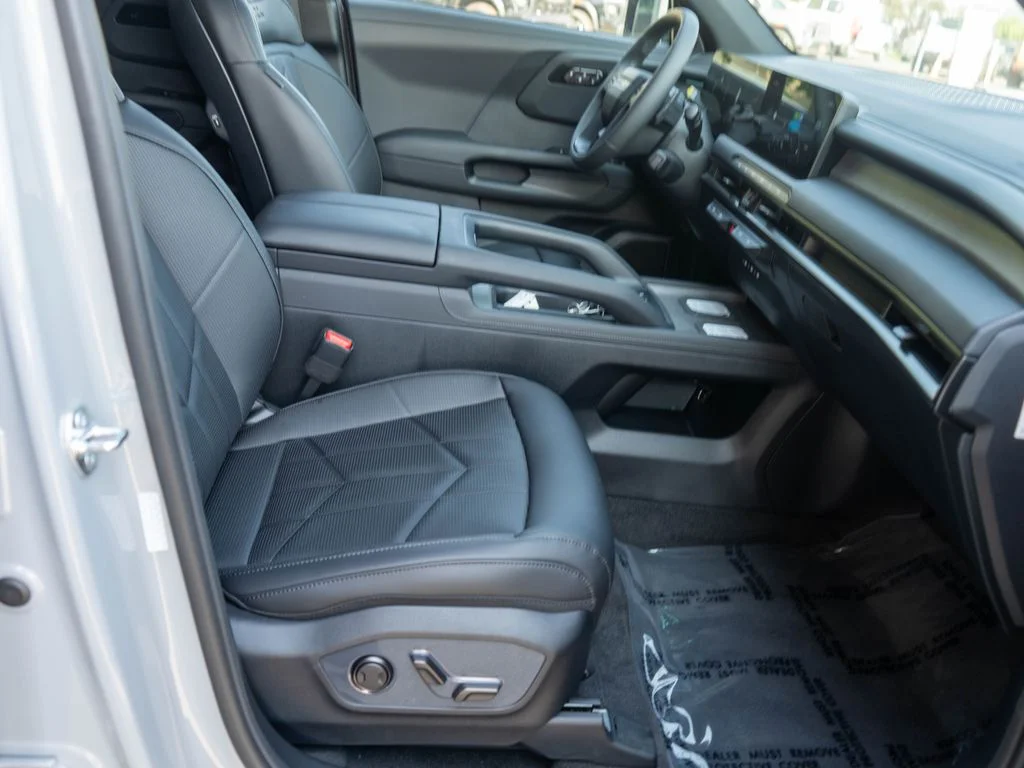 New 2027 Wolf Gray Kia X-LINE SX image 10