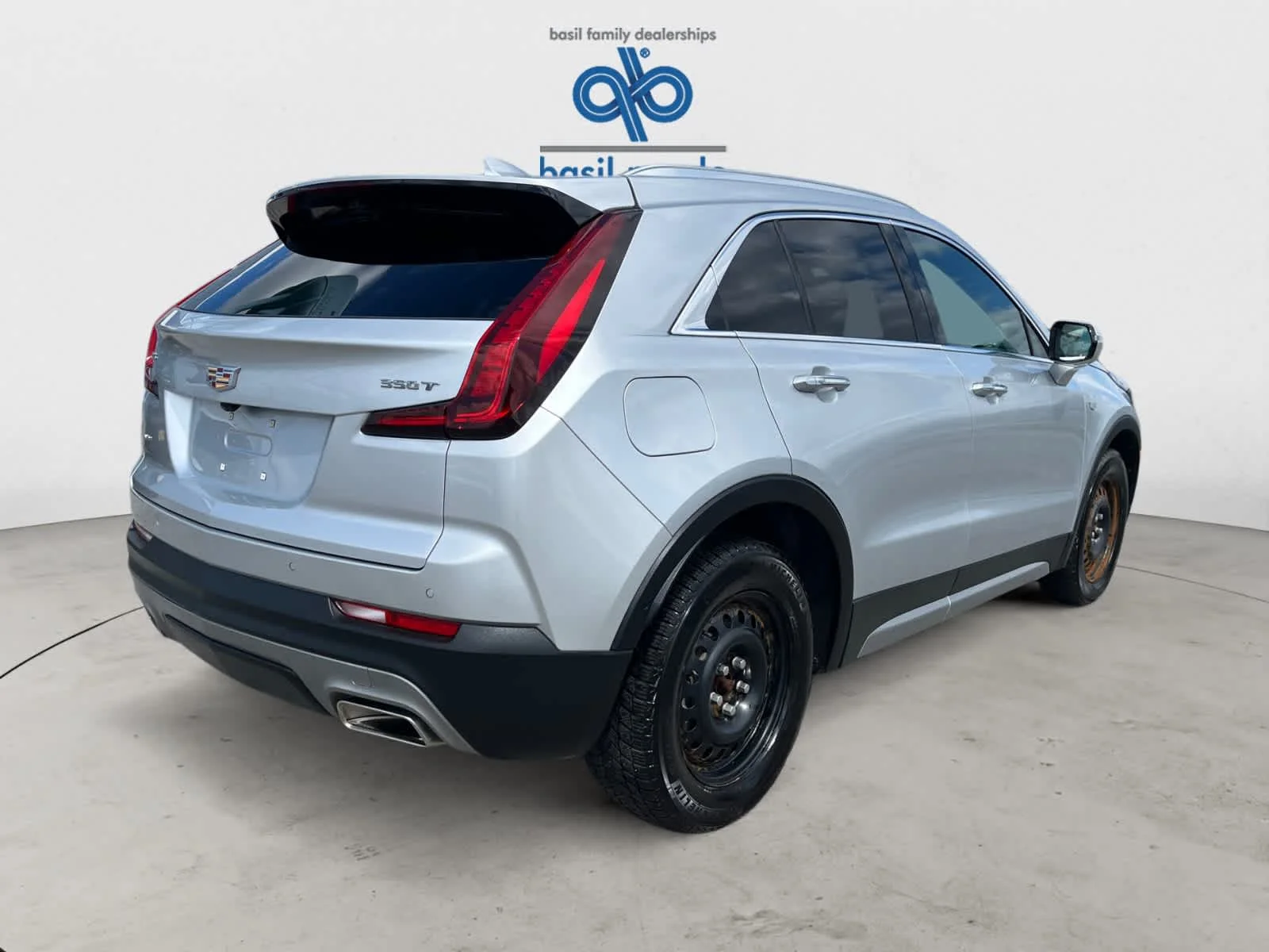 Used 2022 Radiant Silver Metallic Cadillac AWD Premium Luxury image 6