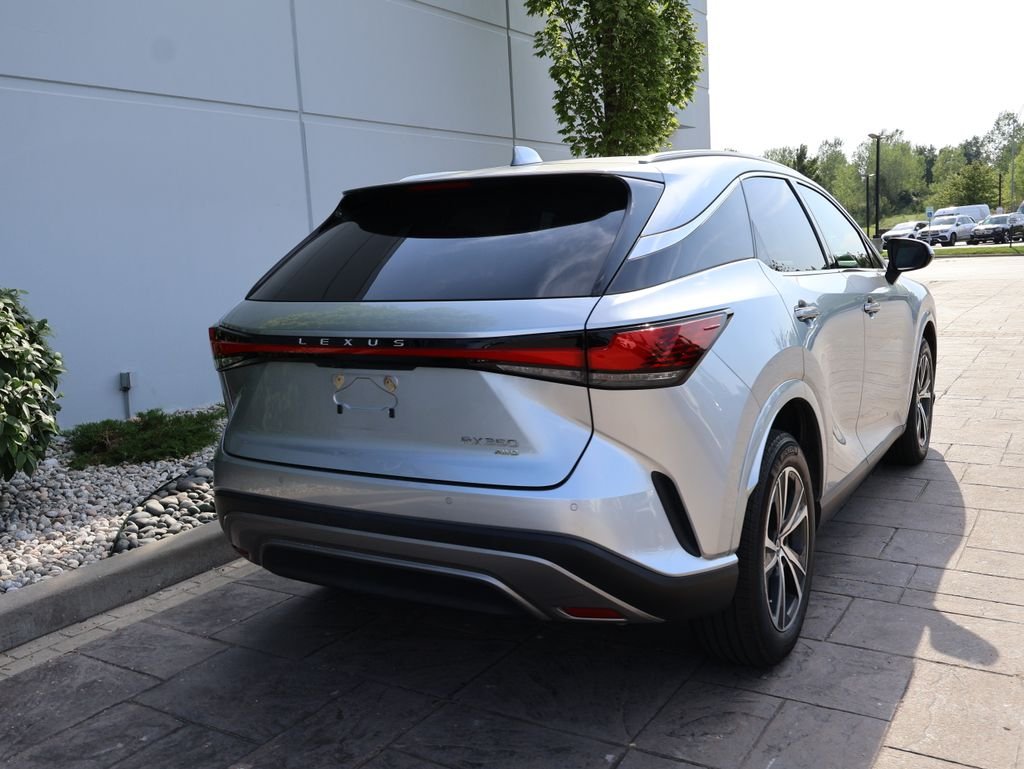 Used 2023 Iridium Lexus 350 Premium image 6