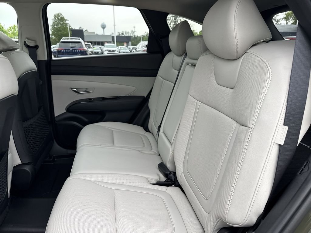 Used 2025 Green Hyundai Limited image 26