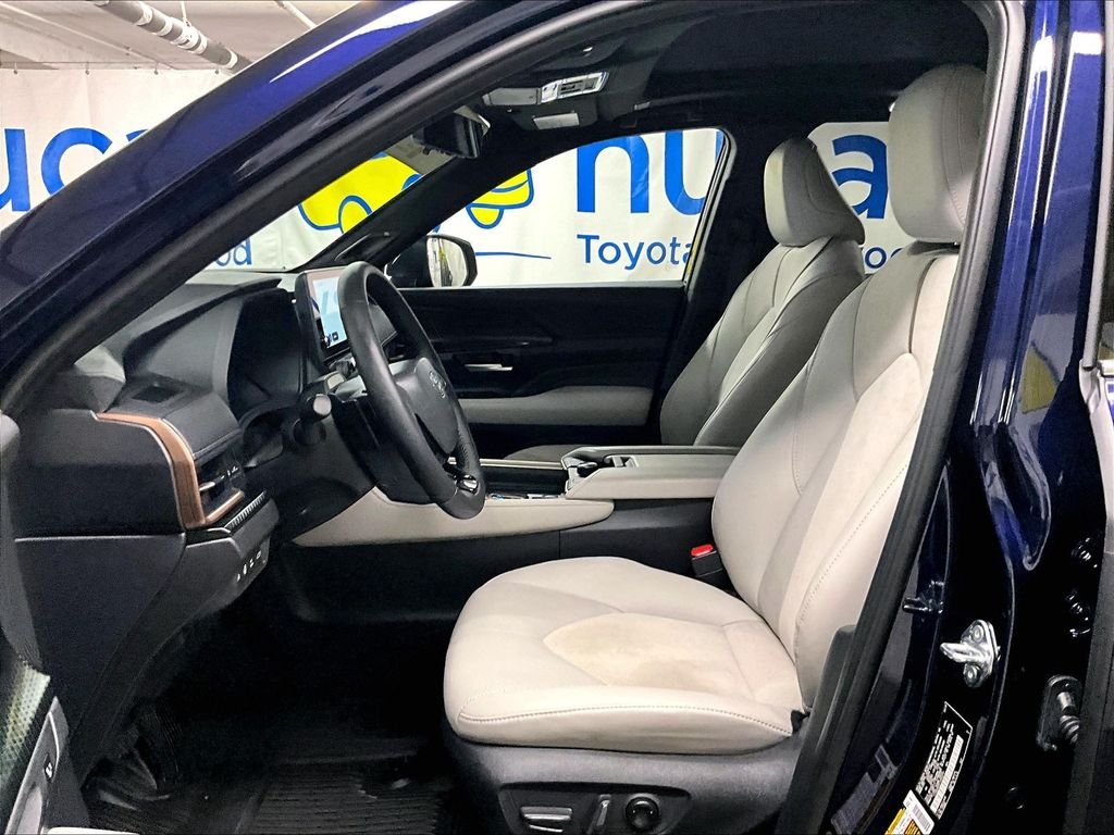 Certified Used 2026  Toyota MAX Platinum image 10