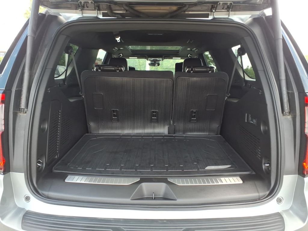 Used 2026 Sterling Metallic GMC AT4 Ultimate image 25
