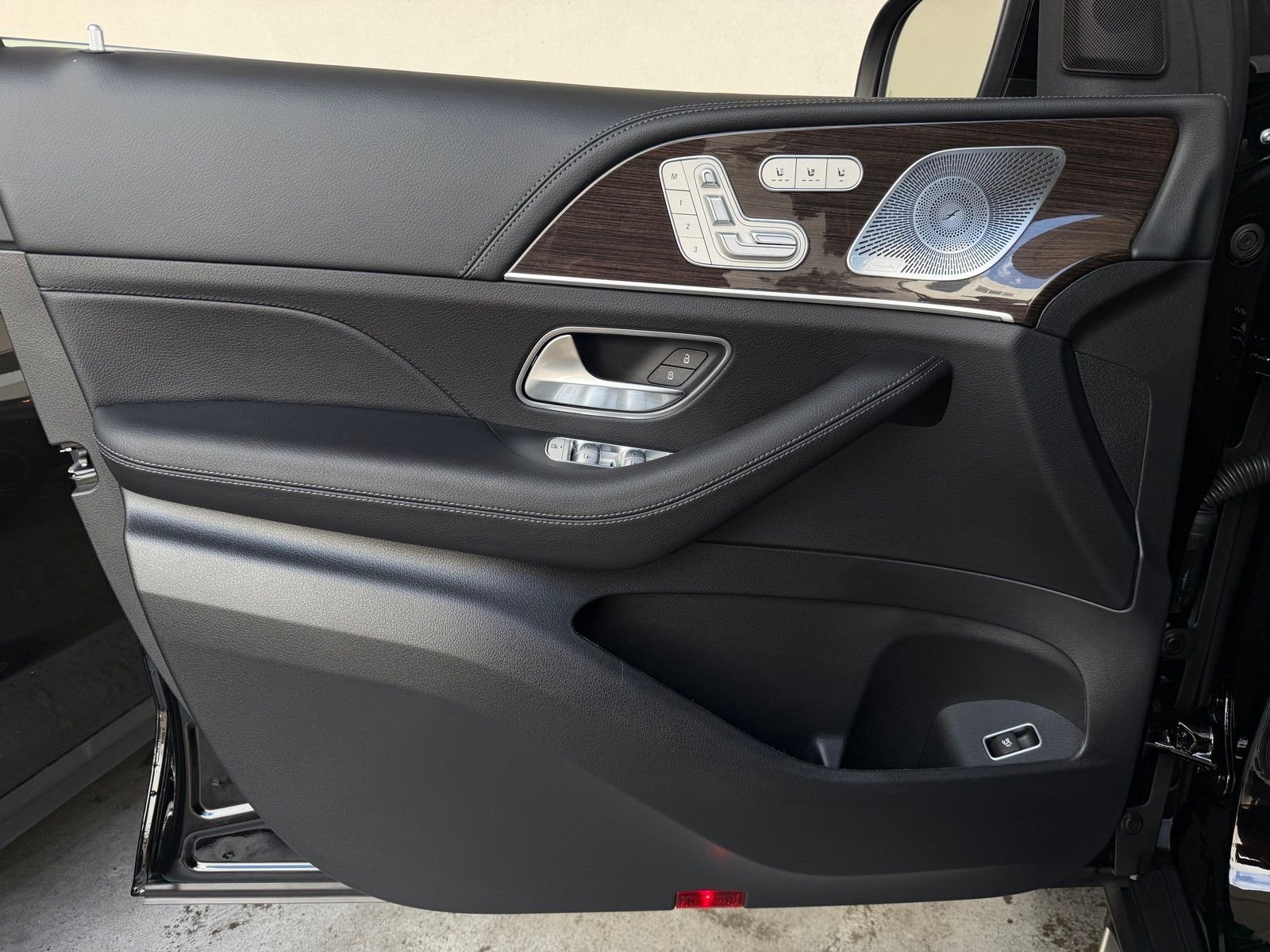 New 2026 Black Mercedes-Benz GLE 450 image 18
