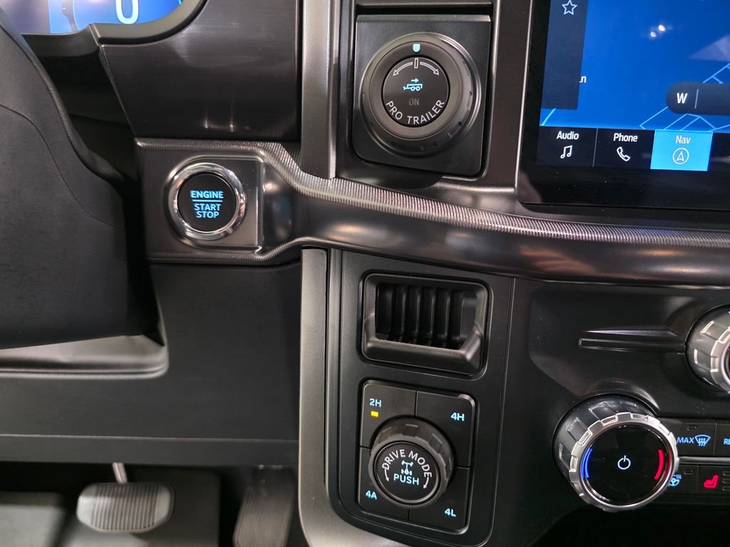 Used 2025 White Ford Lariat image 22