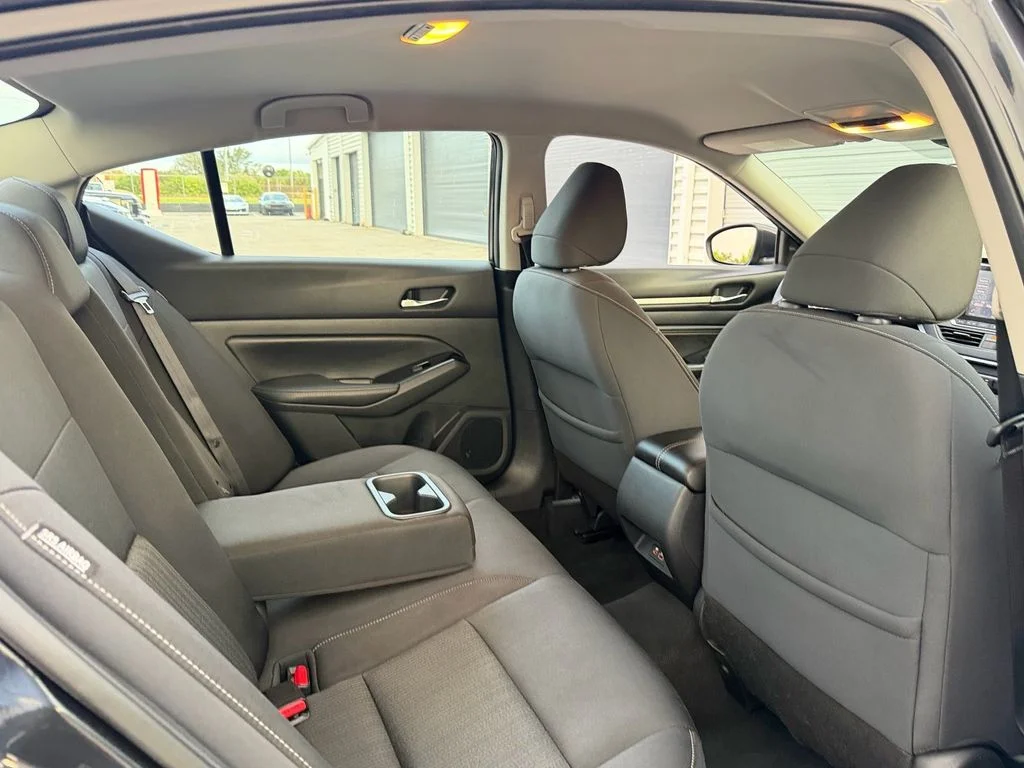 Used 2021 Blue Nissan 2.5 SV image 18