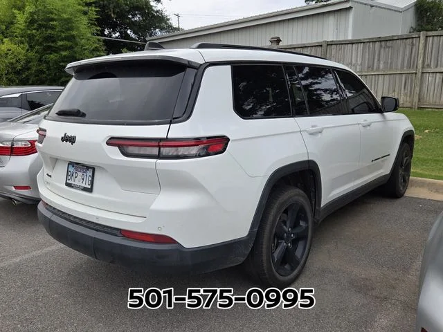 Used 2023 White Jeep Altitude image 4