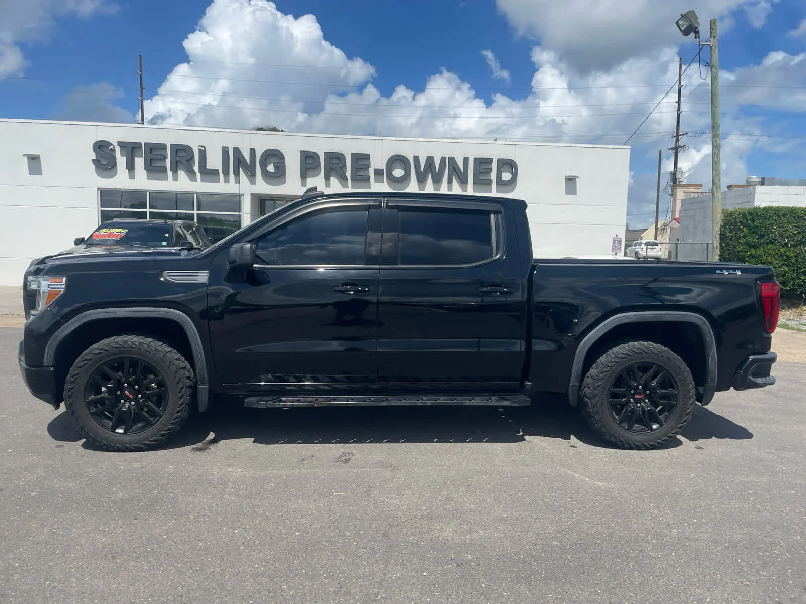 2022 GMC Sierra 4WD Crew Cab Short Box Elevation's photo