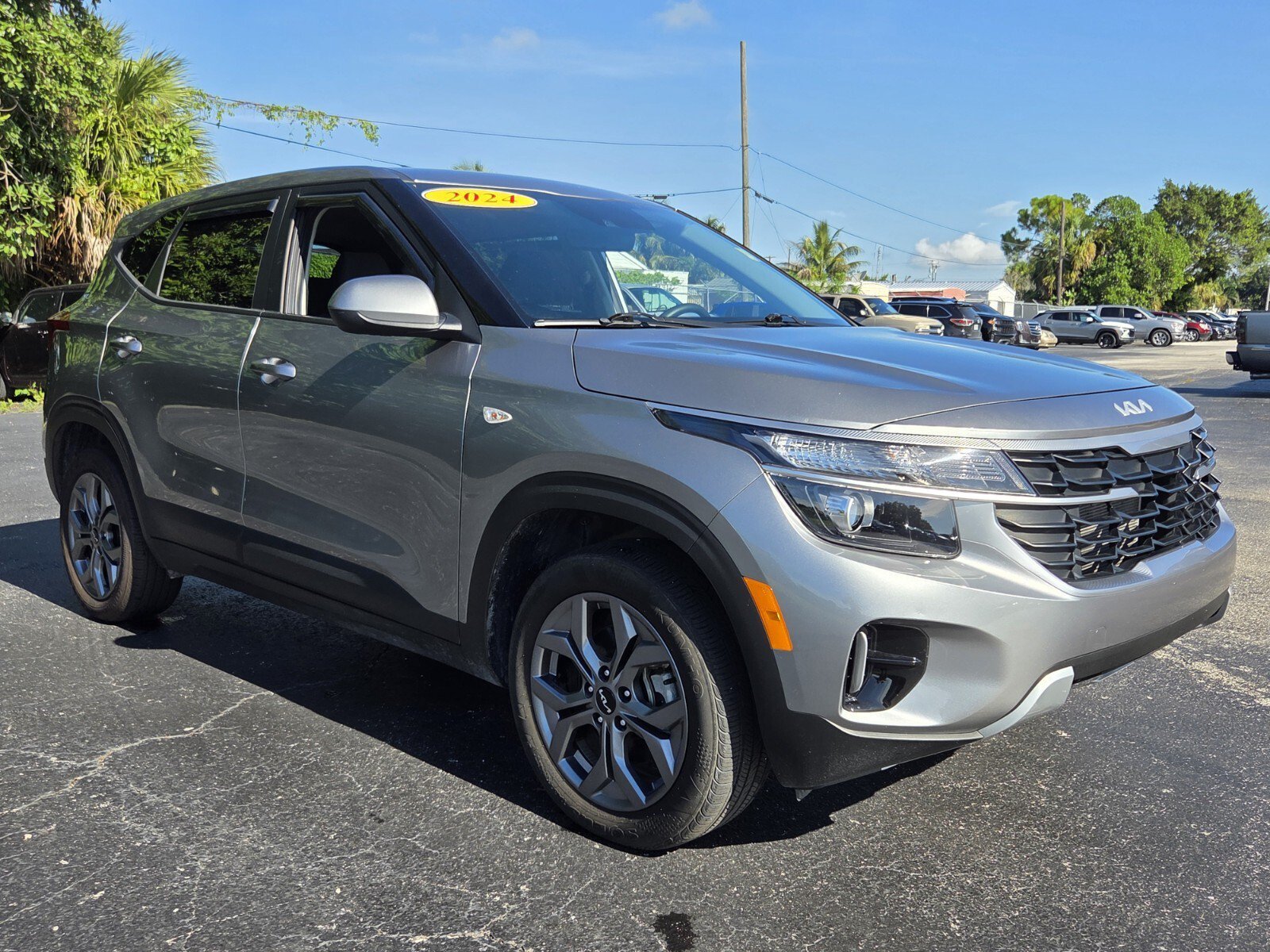 Used 2024 Steel Gray Kia LX image 7
